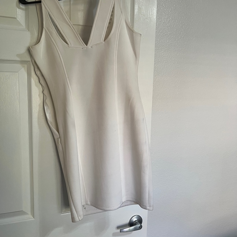 Sexy white Bebe dress - Picture 4 of 5